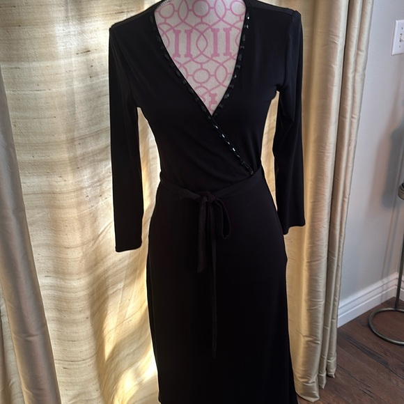 Little black dress, long sleeve wrap with flutter chiffon kick Donna Morgan - Picture 1 of 6
